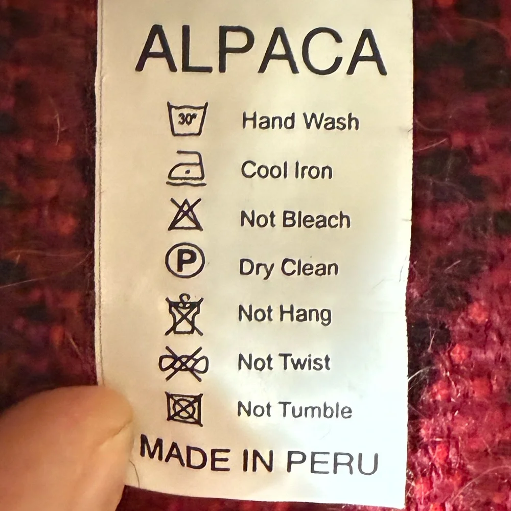 Estirpe Inca Alpaca Throw Blanket – Handwoven in Peru - Picture 3 of 4